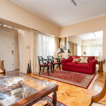 Casa en esquina, luminosa y reciclada Martínez