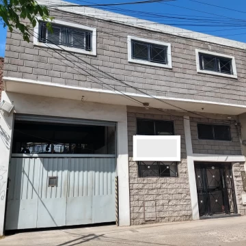 VENTA Galpon amplio en caseros