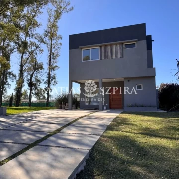 Venta de casa 4 AMBIENTES en Alvarez del Bosque, Moreno