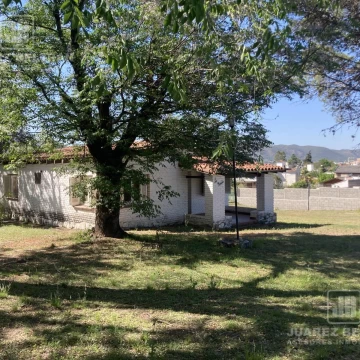 Venta Casa con amplio terreno (1430 mts) apto inversión/ subdivisión/ desarrollo