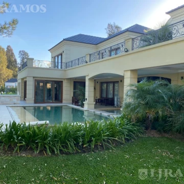 Casa en Venta con Pileta en Saint Thomas Country Club Canning PG