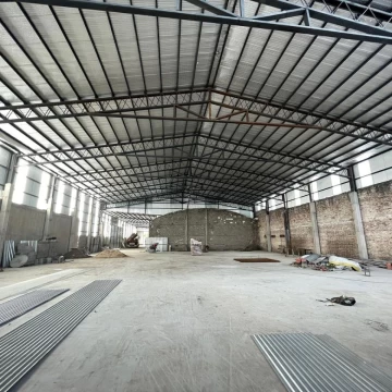 Av. de los Granaderos 2400 - Galpón 2.700 m2