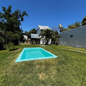 Casa 4 ambientes a la Venta en Ituzaingó