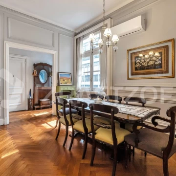 Semipiso Frances en Venta a metros de Plaza Lbertad