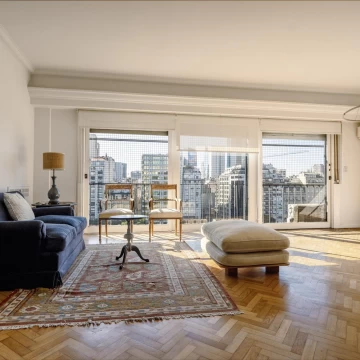 Departamento renovado en Venta, 3 dormitorios, vista abierta y muy luminoso.  Recoleta