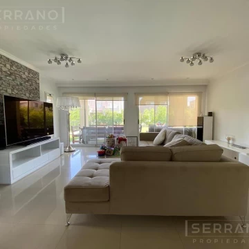 Venta con renta, hermosa casa en lote interno, de 3 dormitorios, piscina, Los Lagos, Nordelta