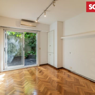 Venta departamento 3 ambientes con patio en Recoleta