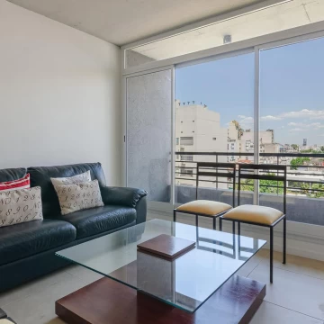 Venta departamento con balcón y cochera Monserrat
