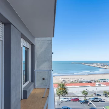 Departamento 4 ambientes en Playa Grande reciclado
