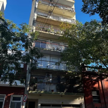 Venta Departamento 3 ambientes con balcón enColegiales