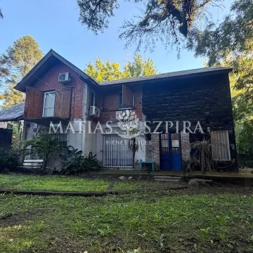 Venta de Casa 4 Ambientes en Villa Udaondo, Ituzaingó