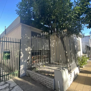 VENTA PH DE 3 AMB en Ramos Mejia Barrio Don Bosco  con Cochera y en Planta Baja