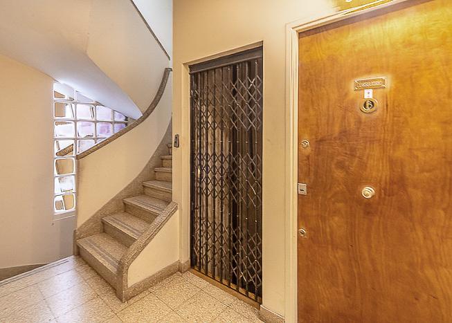 Hall esacalera y ascensor