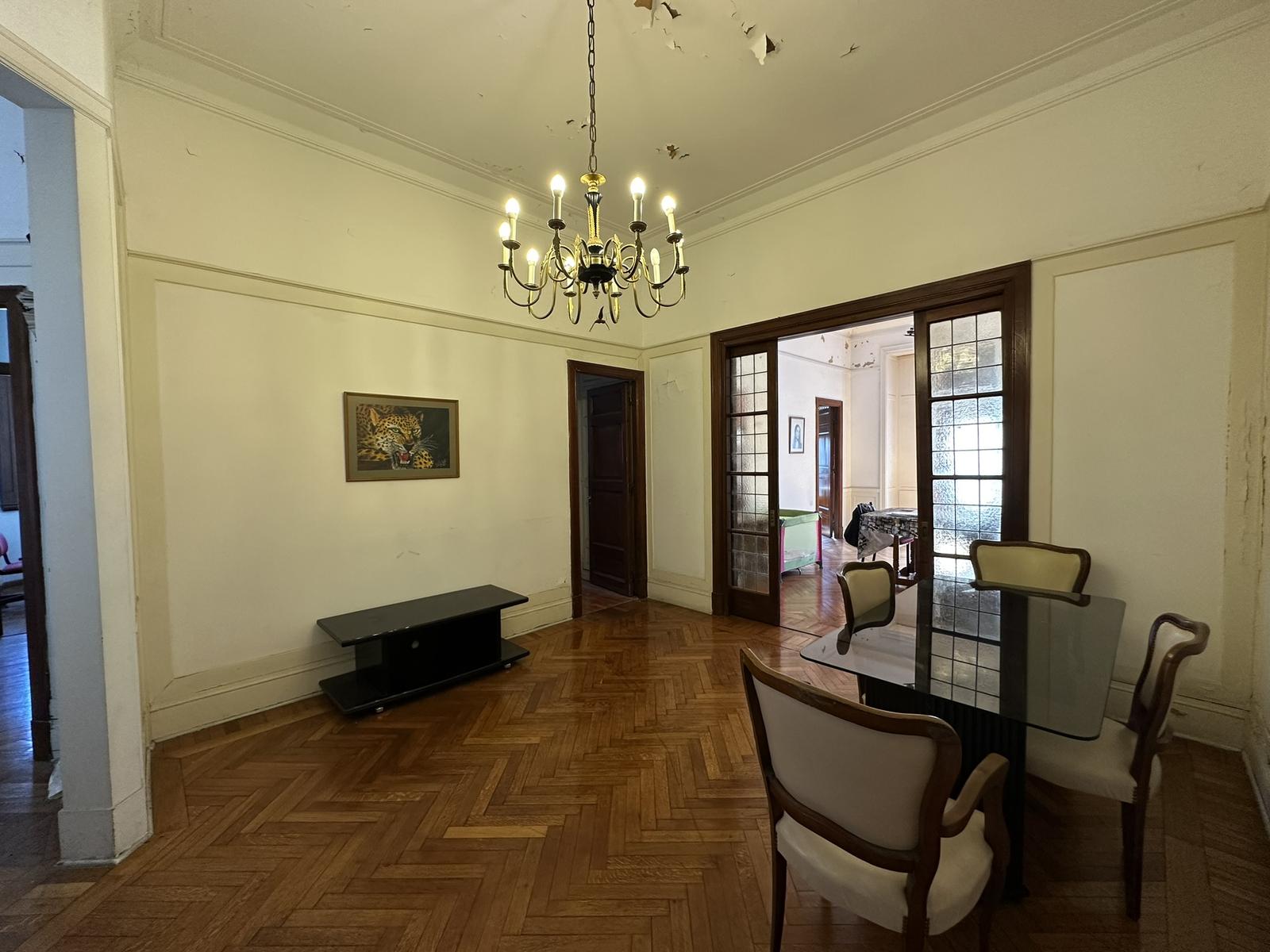 Venta - Departamento 7 amb al frente en Balvanera - Permuta - Principal