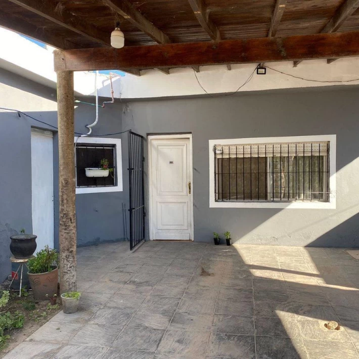 OPORTUNIDAD CASA EN VENTA + DEPARTAMENTO