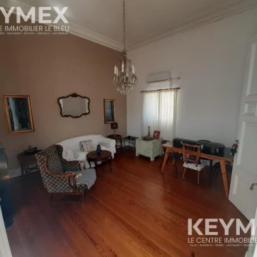 Venta departamento de estilo en Recoleta, 4 ambientes, muy luminoso. Excelente ubicación.