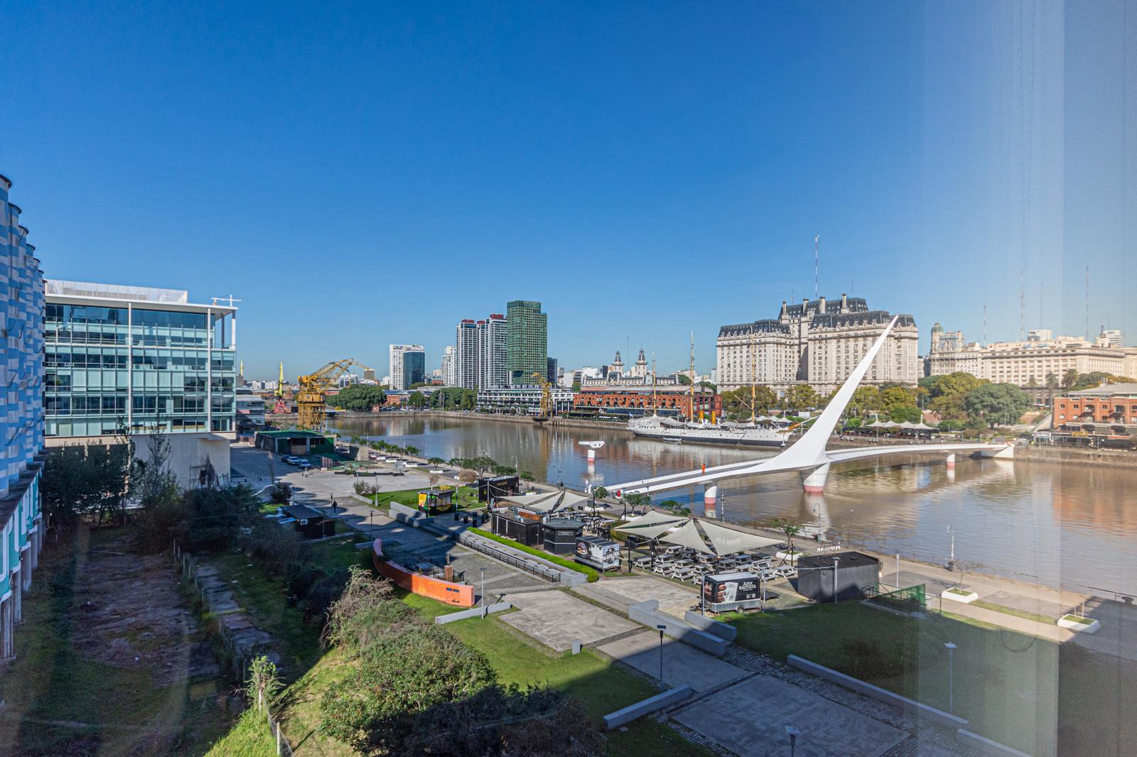 Oficina en VENTA en el BUENOS AIRES PLAZA con COCHERA PUERTO MADERO - 2