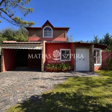 Casa 4 Ambientes en Banco Provincia, Moreno 
