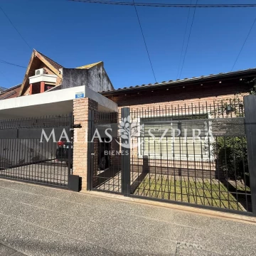 Casa en venta 4 ambientes