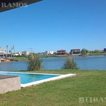 Casa en  Barrio San Sebastián a7 NO ESCRITURADA MB