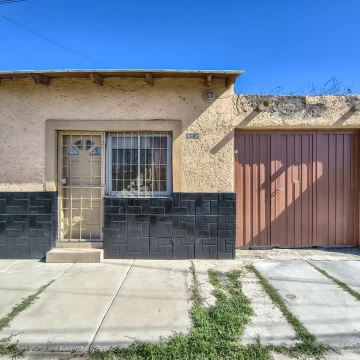CASA EN VENTA 3 DORMITORIOS CON DEPTO. INDEPENDIENTE EN LAS HERAS