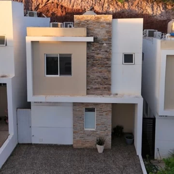 Casa En Condominio en venta en Fraccionamiento Sábalo Cerritos 3 Recámaras