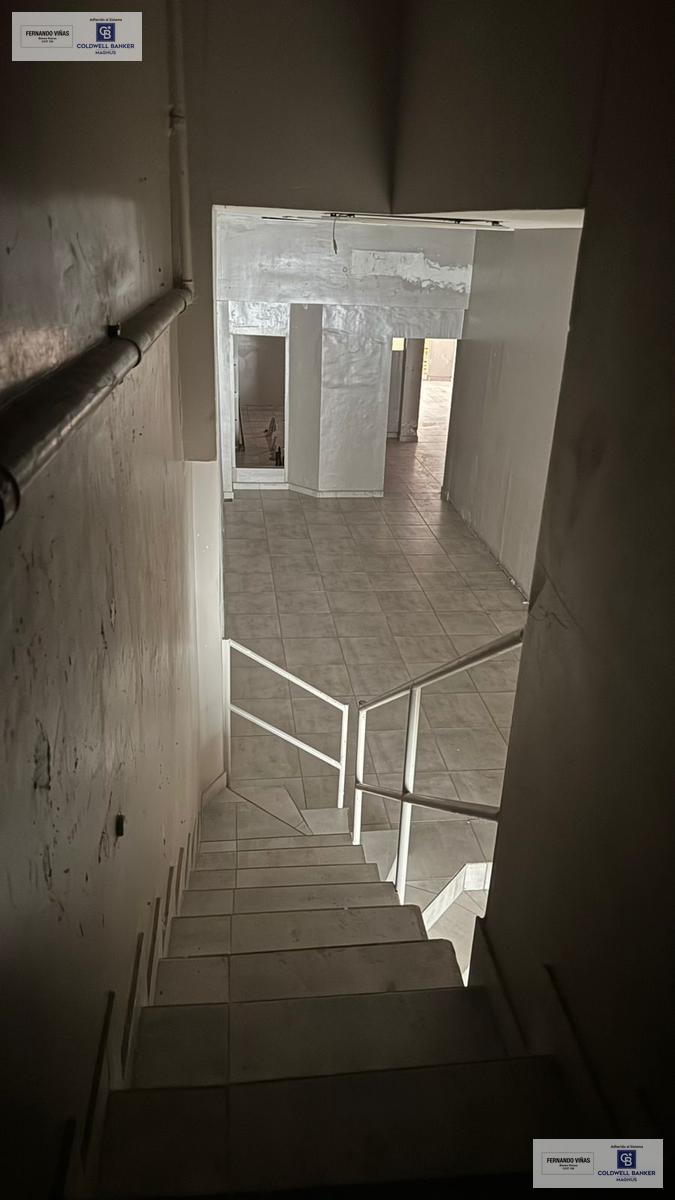 Escalera a oficinas