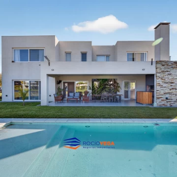 Casa en venta en Terravista con vista a la laguna, General Rodriguez