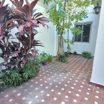 Alquiler casa Rosario Barrio Parque, 3 dormitorios y cochera