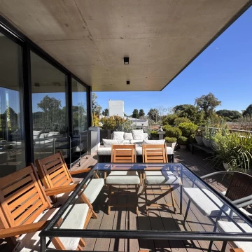 Venta Departamento 4 ambientes balcón terraza en San Isidro