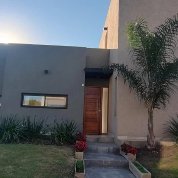 Casa en venta de 4 amb en Spring Park