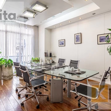 VENTA · Oficina 660m2 · 6 Cocheras fijas cubiertas · San Nicolás