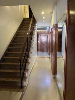 Hall interior ascensor