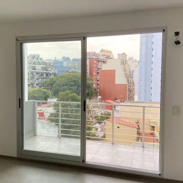 VENTA MONOAMBIENTE CON BALCON CABALLITO