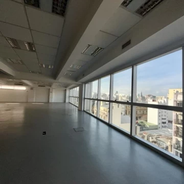 Edificio Comercial en Recoleta