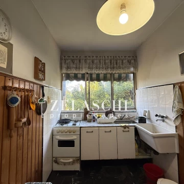 Venta: Departamento 2 ambientes sobre calle Las Margaritas, Ciudad Jardín 