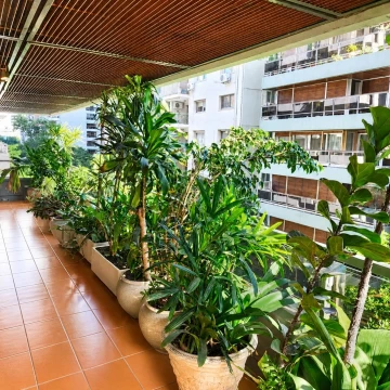 VENTA DE DPTO 5 AMBIENTES LUMINOSO CON COCHERA Y VIGILANCIA