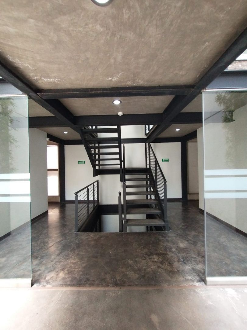 exterior escaleras.jpg
