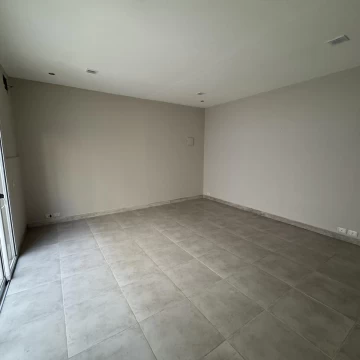 Oficina en Alquiler- Patios de Rivera  Oficina N° 2