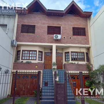 Venta Casa tipo triplex 4 ambientes con pileta en Villa Mitre, Villa Sta Rita