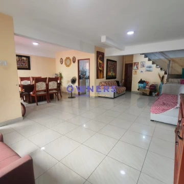 VENTA CASA AMPLIA RESIDENCIAL COMERCIAL CERCA DEL COLEGIO CRISTOBAL COLON (MR)