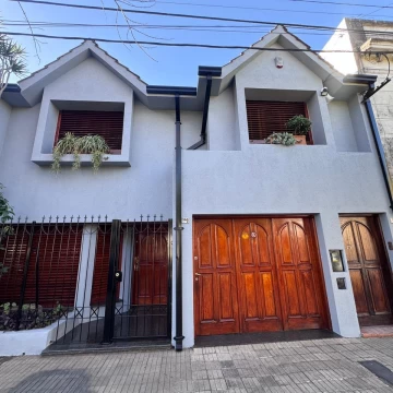 VENTA CASA 2 PLANTAS 3 DORMITORIOS