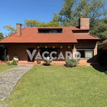 Casa en venta 4 ambientes Parque leloir, Ituzaingo