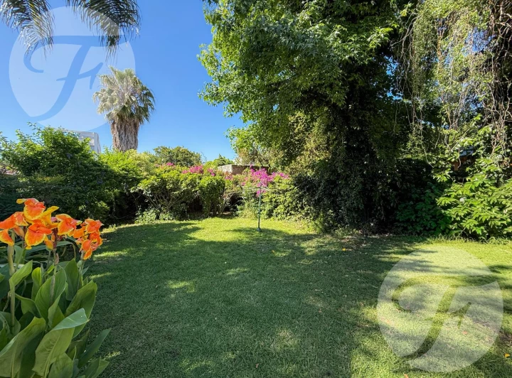 Casa Tipo Americana en Ituzaingó Sur - Ideal para uso Familiar o Desarrollo