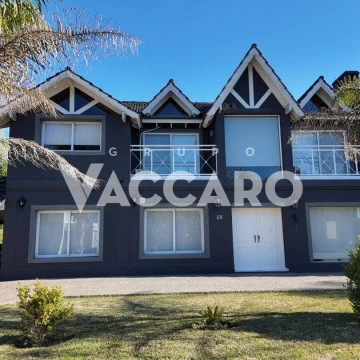 Venta de Casa 5 AMBIENTES en Campos de Álvarez, Moreno