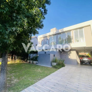 Venta Casa 4 ambientes en Haras María Elena, Moreno