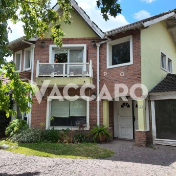 Venta de Casa 4 amb barrio cerrado maria elena, seguridad ,piscina 3 dormitorios