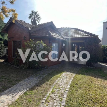 Venta de Casa 4 AMBIENTES en Banco Provincia Moreno