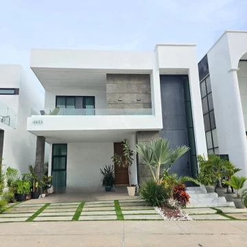 Casa en venta en Fraccionamiento Quintas del Mar 4 Recámaras