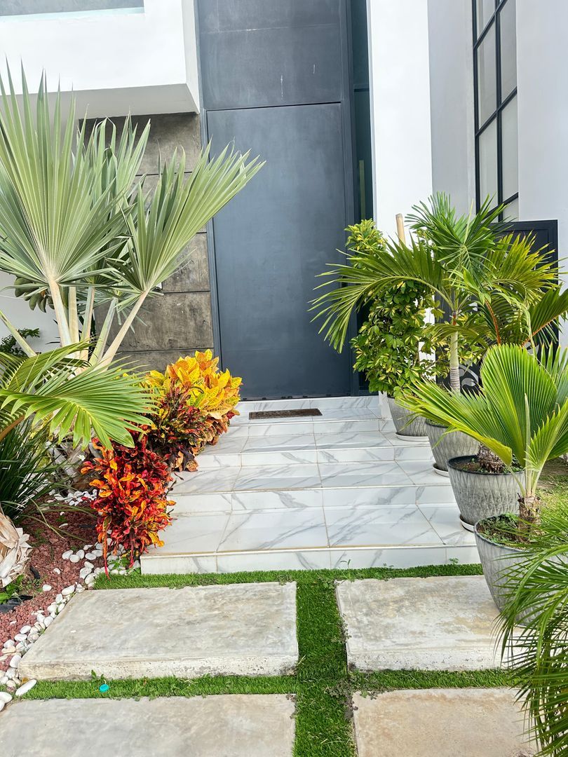 Puerta jardin.jpeg